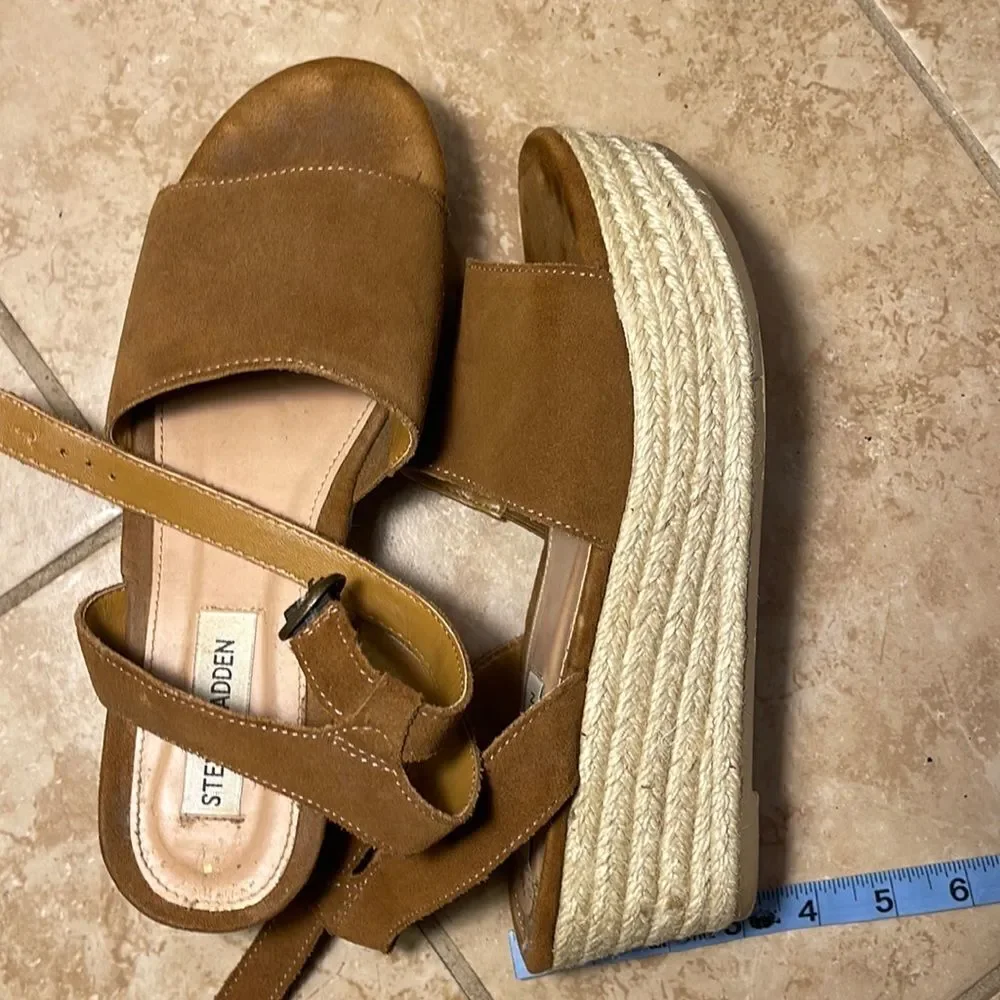 Tan suede Wedge sandals